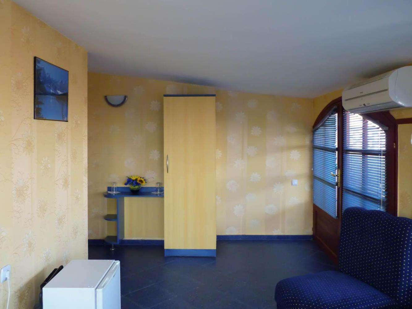 Darling Hotel Sofia Room photo